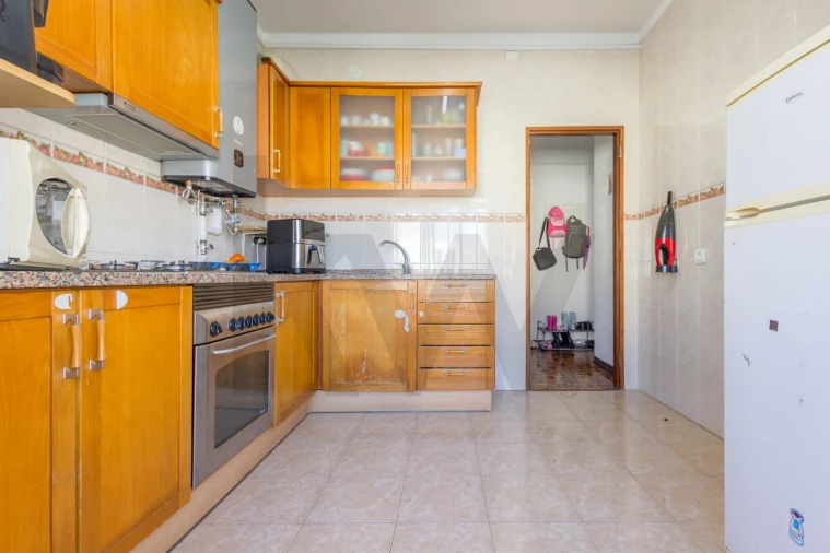 Apartamento T2 para Venda em Laranjeiro e Feijó Foto 4