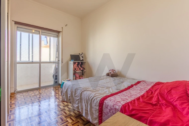 Apartamento T2 para Venda em Laranjeiro e Feijó Foto 11