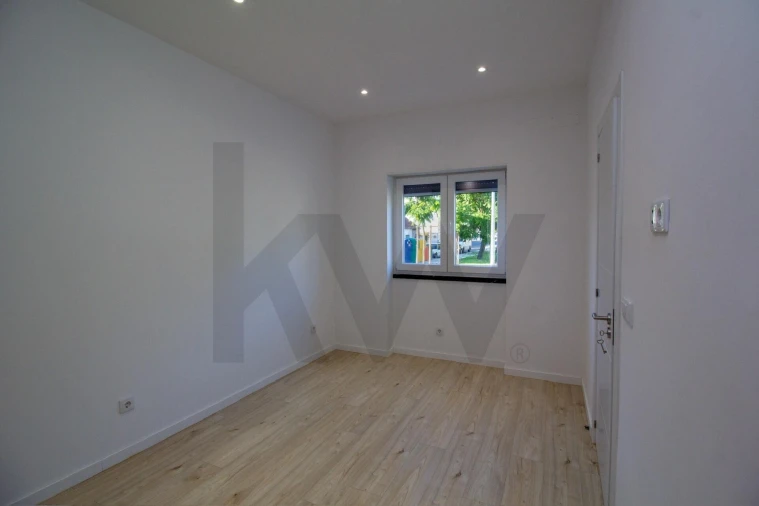 Moradia T3 para Venda em Benfica do Ribatejo Foto 3