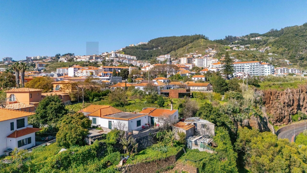 Moradia T3 para Venda em Caniço Foto 31