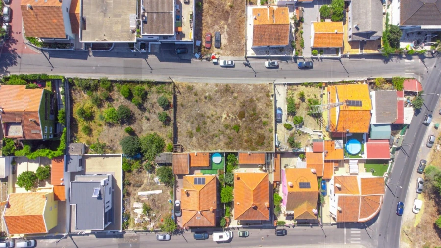 Terreno para Venda em Charneca de Caparica e Sobreda Foto 6
