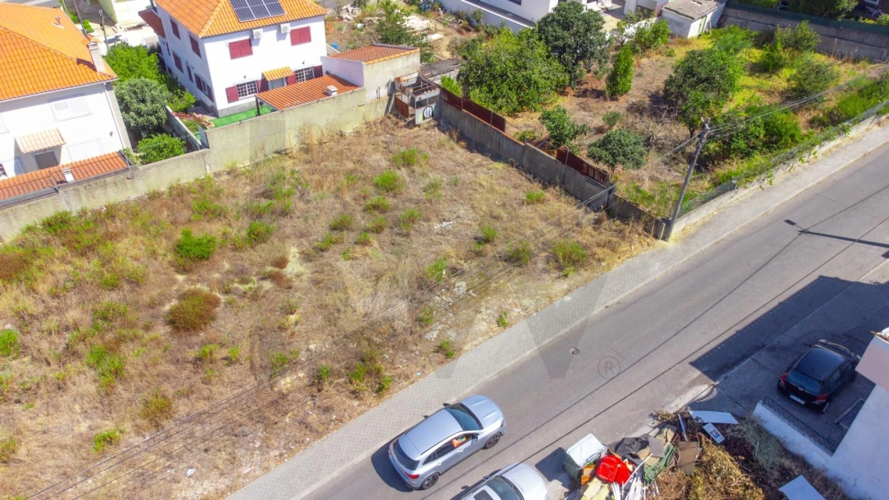 Terreno para Venda em Charneca de Caparica e Sobreda Foto 1