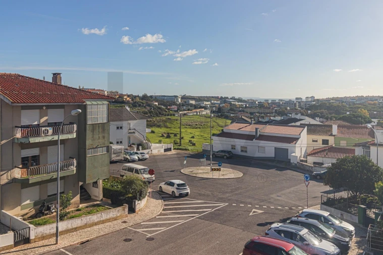 Apartamento T3 para Arrendamento em Porto Salvo Foto 26