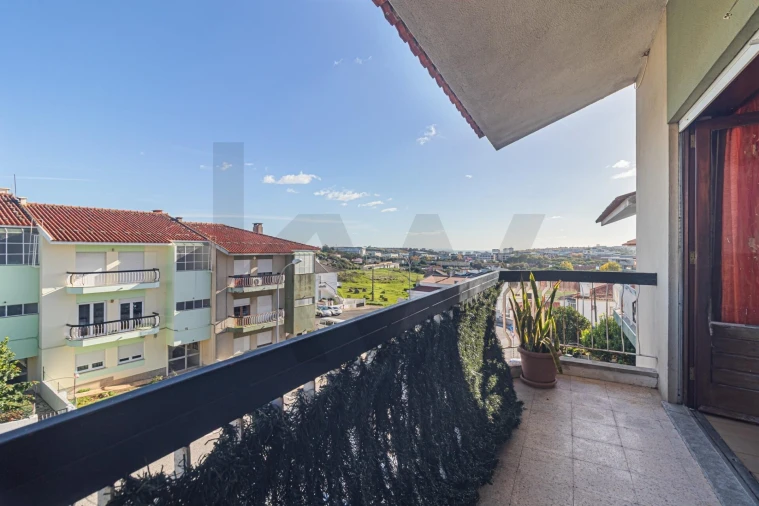 Apartamento T3 para Arrendamento em Porto Salvo Foto 21