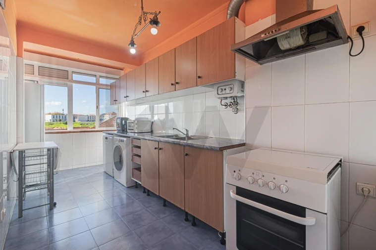 Apartamento T3 para Arrendamento em Porto Salvo Foto 12