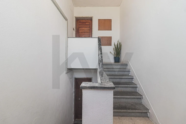 Apartamento T3 para Arrendamento em Porto Salvo Foto 3