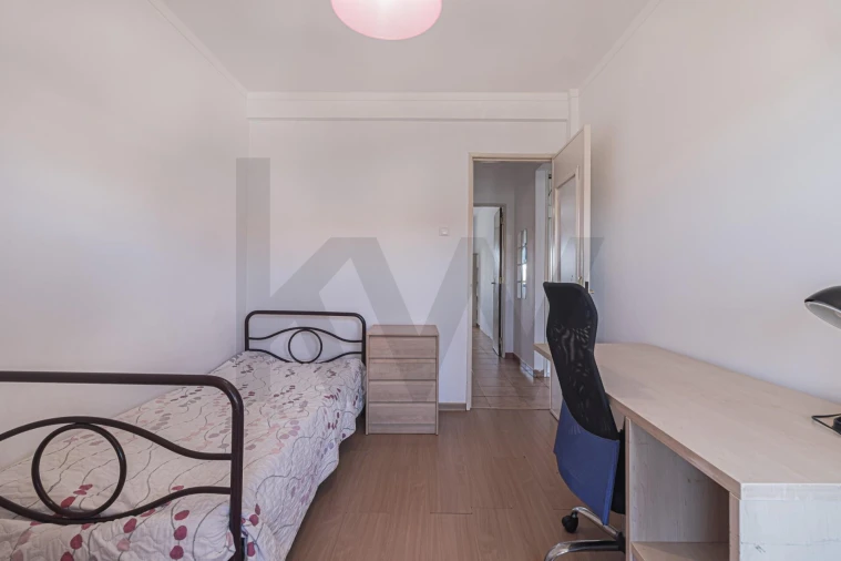 Apartamento T3 para Arrendamento em Porto Salvo Foto 25