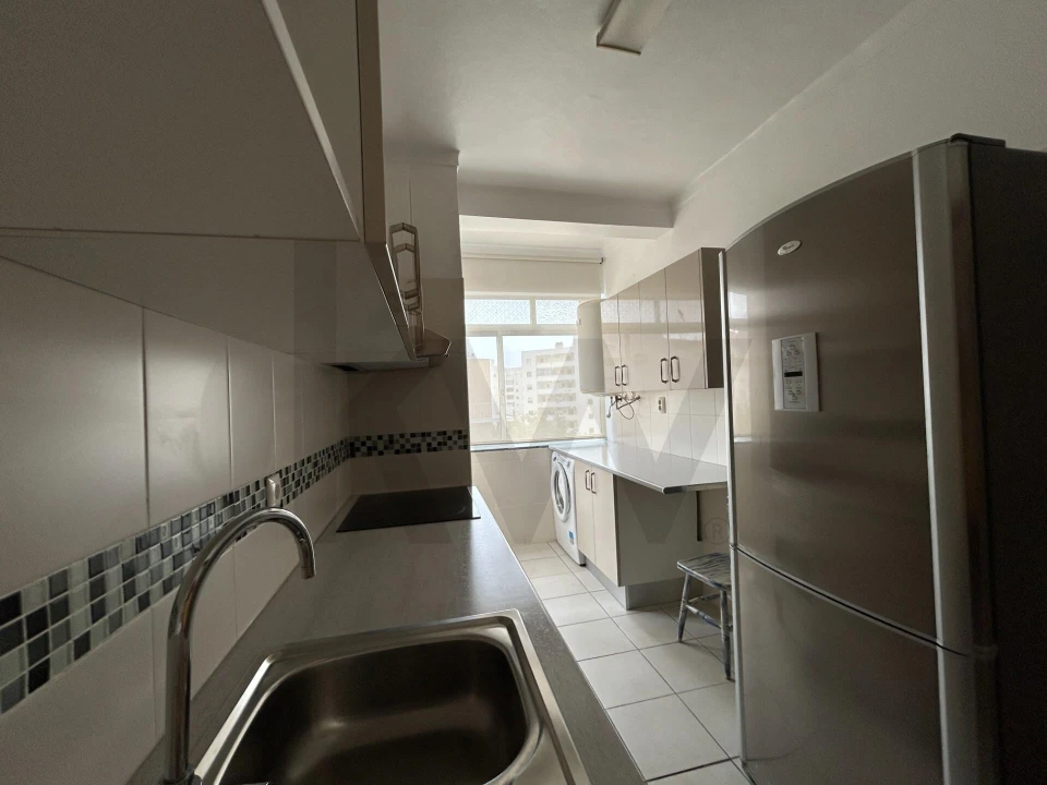 Apartamento T2 para Arrendamento em Quarteira Foto 12