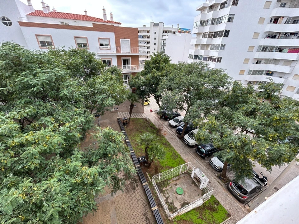 Apartamento T2 para Arrendamento em Quarteira Foto 23