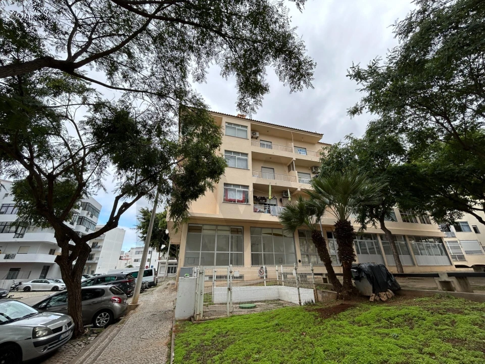 Apartamento T2 para Arrendamento em Quarteira Foto 34