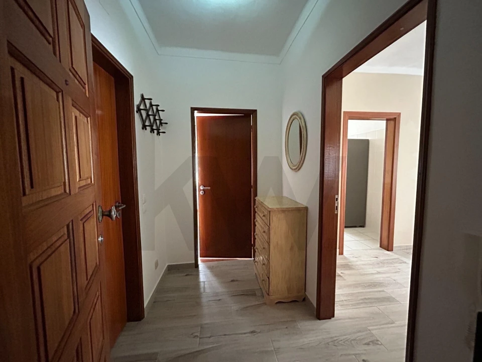 Apartamento T2 para Arrendamento em Quarteira Foto 32