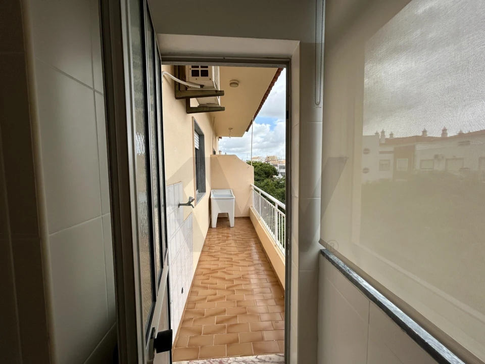 Apartamento T2 para Arrendamento em Quarteira Foto 18