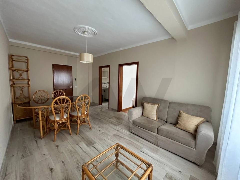 Apartamento T2 para Arrendamento em Quarteira Foto 7