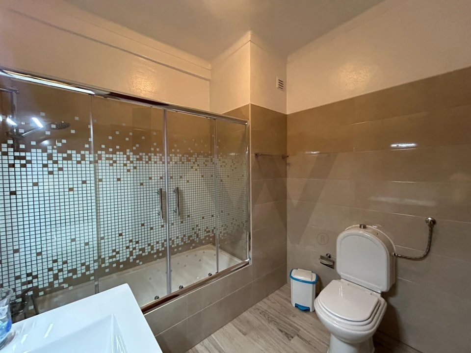 Apartamento T2 para Arrendamento em Quarteira Foto 4