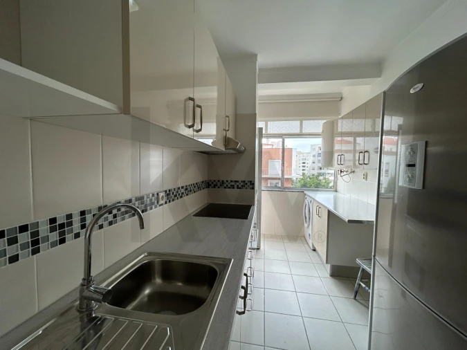 Apartamento T2 para Arrendamento em Quarteira Foto 28