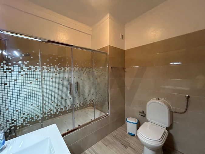 Apartamento T2 para Arrendamento em Quarteira Foto 4