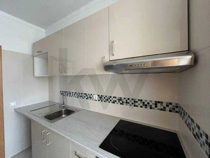 Apartamento T2 para Arrendamento em Quarteira Foto 16