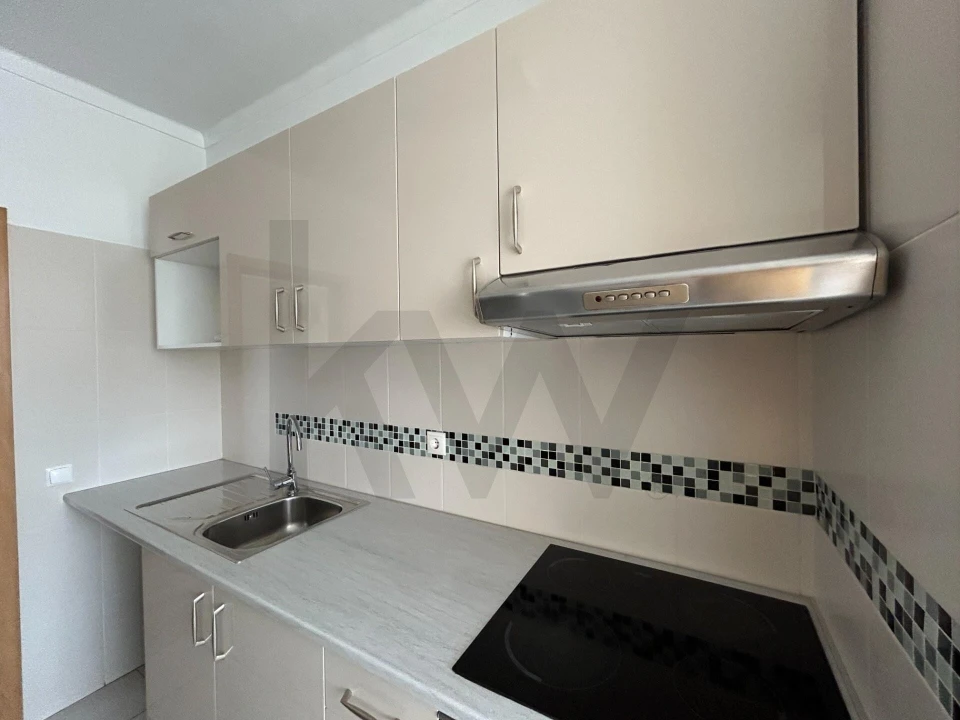 Apartamento T2 para Arrendamento em Quarteira Foto 16