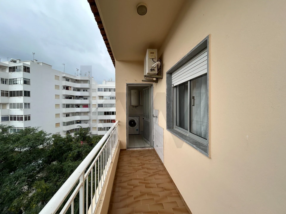 Apartamento T2 para Arrendamento em Quarteira Foto 21