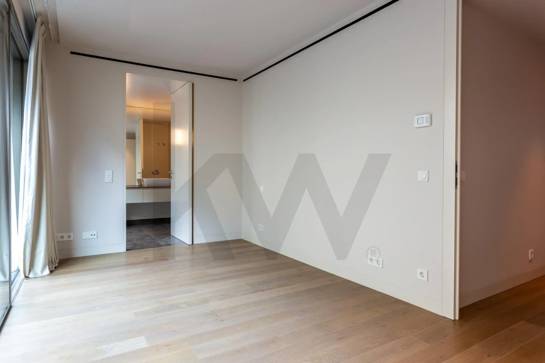 Apartamento T2 para Arrendamento em Santo António Foto 22