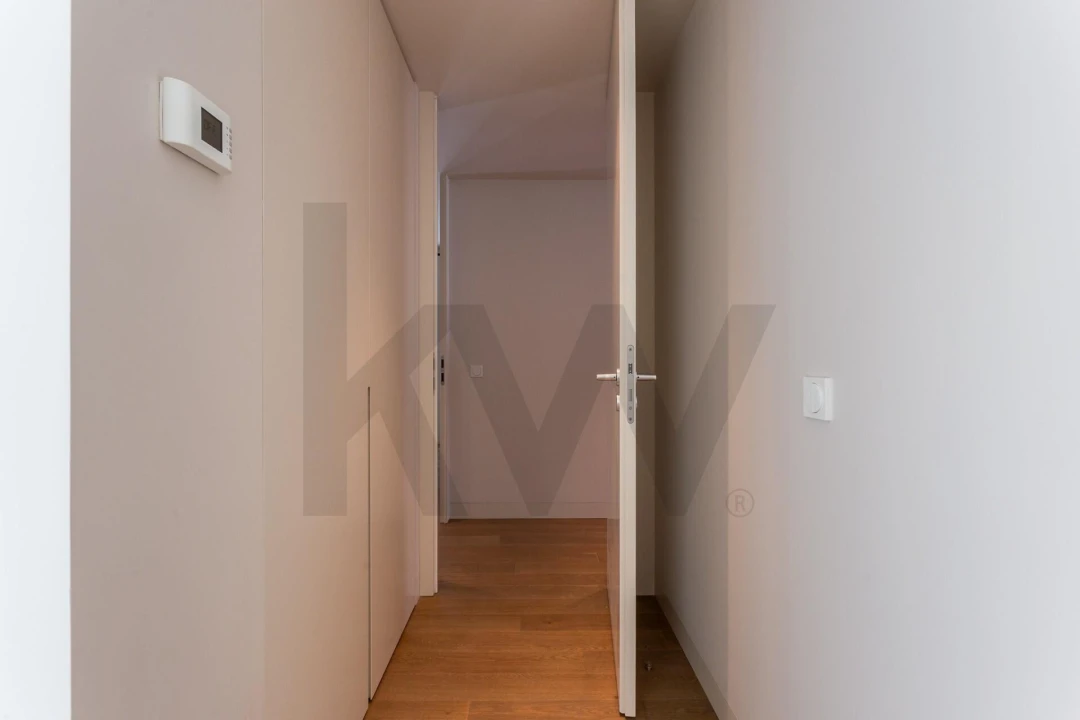 Apartamento T2 para Arrendamento em Santo António Foto 27