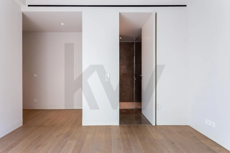 Apartamento T2 para Arrendamento em Santo António Foto 24