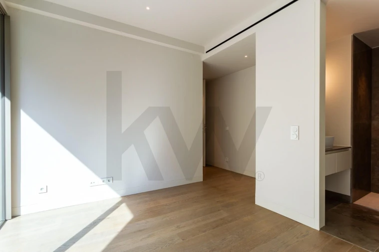 Apartamento T2 para Arrendamento em Santo António Foto 25