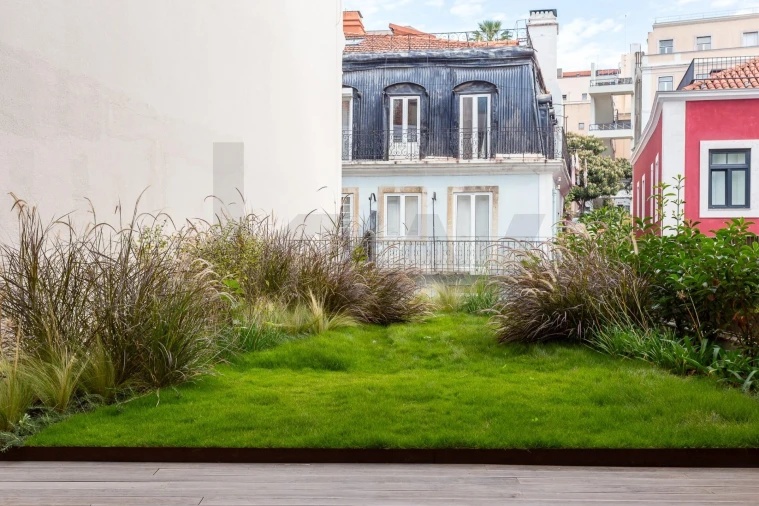 Apartamento T2 para Arrendamento em Santo António Foto 9