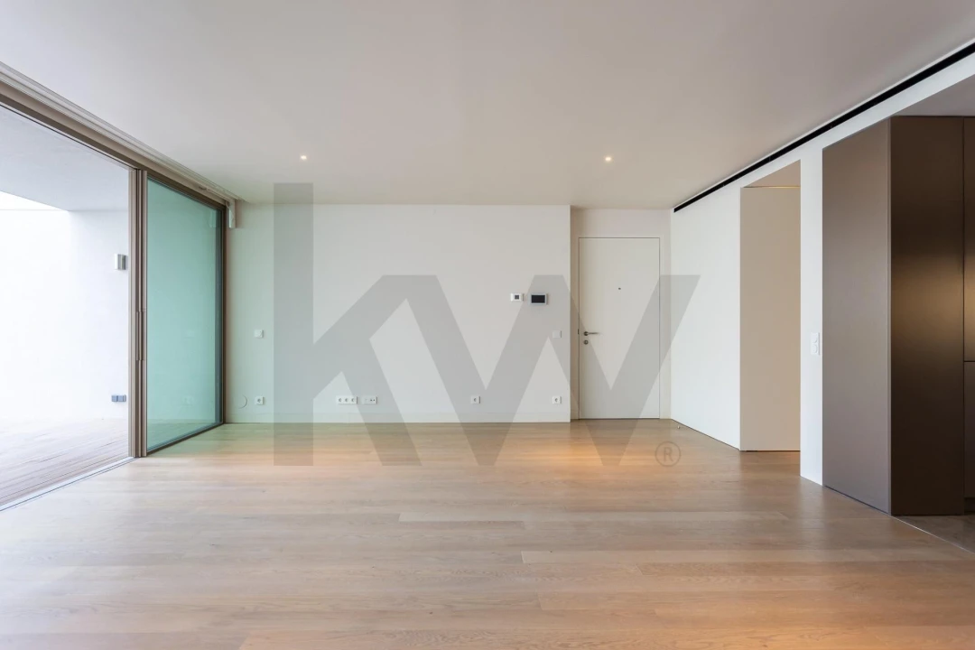 Apartamento T2 para Arrendamento em Santo António Foto 12