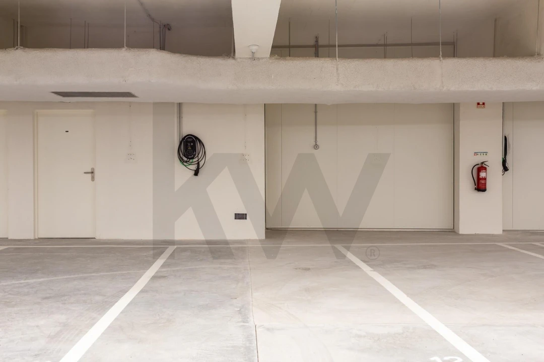 Apartamento T2 para Arrendamento em Santo António Foto 30