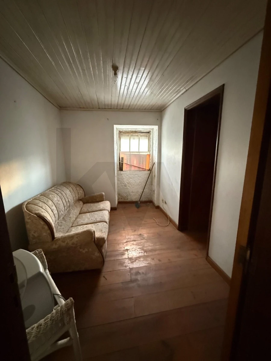 Moradia T1 para Venda em Avelãs de Ambom e Rocamondo Foto 6