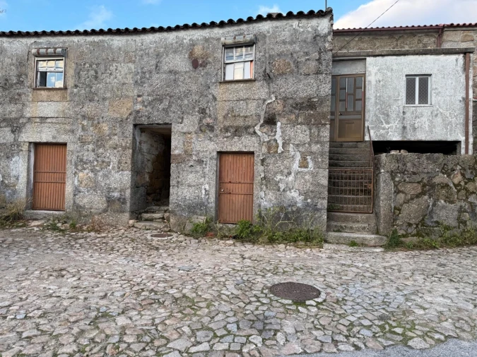 Moradia T1 para Venda em Avelãs de Ambom e Rocamondo Foto 9