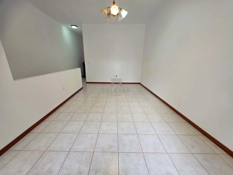 Moradia T2 para Venda em Funchal (São Pedro) Foto 7