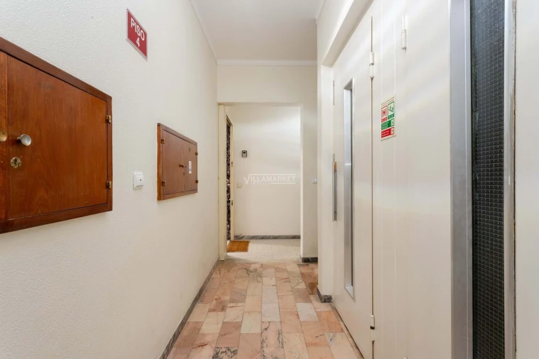 Apartamento T3 para Venda em Portimão Foto 27