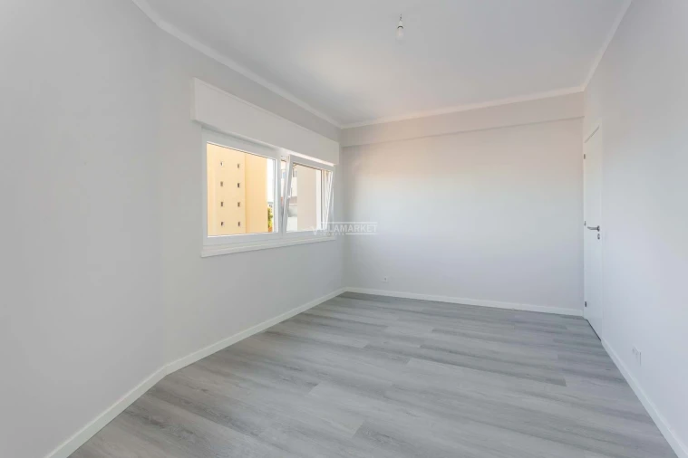 Apartamento T3 para Venda em Portimão Foto 15