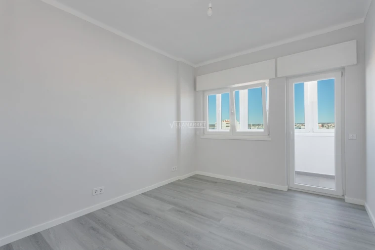 Apartamento T3 para Venda em Portimão Foto 16