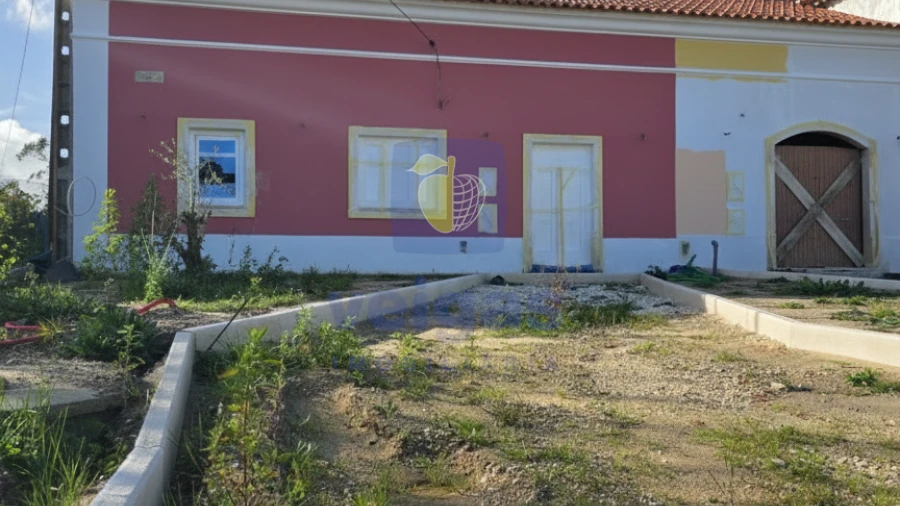 Moradia T3 para Venda em Painho e Figueiros
