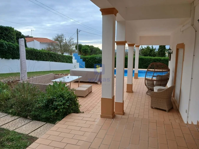 Moradia T5 para Venda em Albufeira e Olhos de Água Foto 3