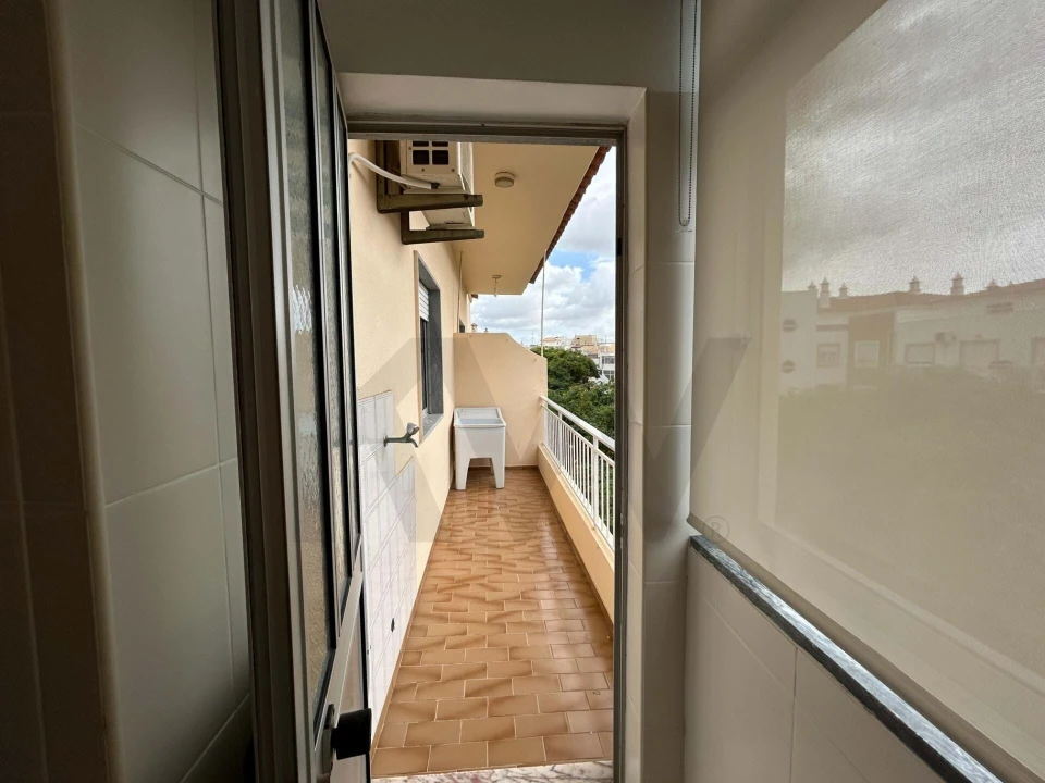 Apartamento T2 para Arrendamento férias em Quarteira Foto 18