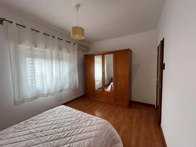 Apartamento T2 para Arrendamento férias em Quarteira Foto 2