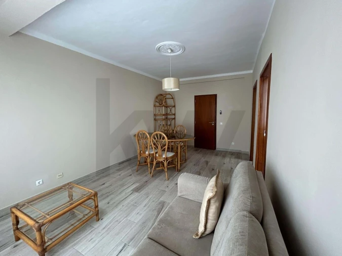 Apartamento T2 para Arrendamento férias em Quarteira Foto 8