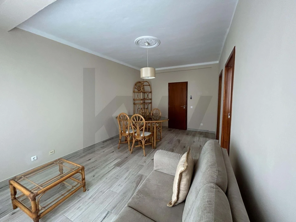 Apartamento T2 para Arrendamento férias em Quarteira Foto 8