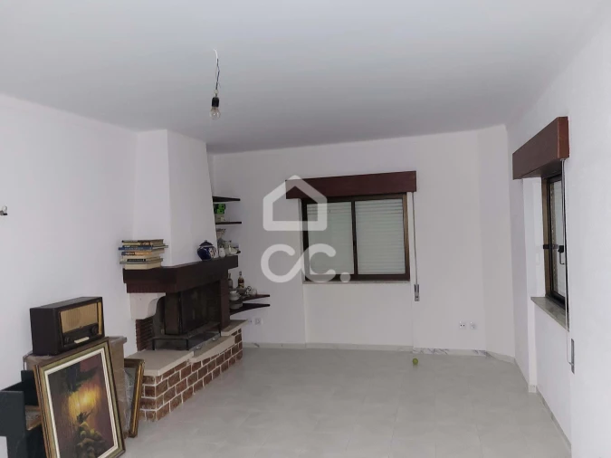 Apartamento T2 para Arrendamento em Quinta do Anjo Foto 15