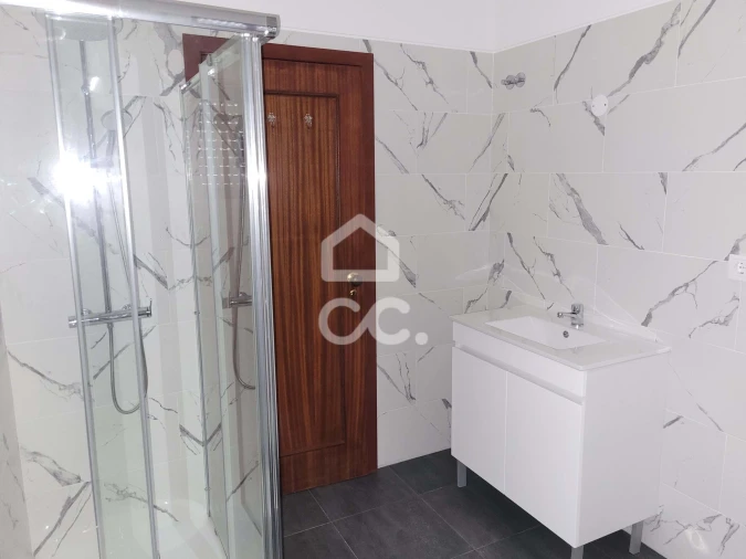 Apartamento T2 para Arrendamento em Quinta do Anjo Foto 17