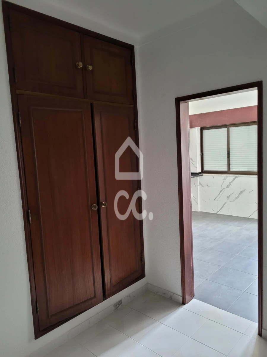 Apartamento T2 para Arrendamento em Quinta do Anjo Foto 8
