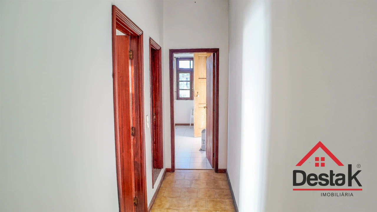 Moradia T8 para Venda em Escariz Foto 19