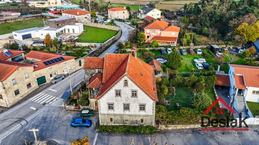 Moradia T8 para Venda em Escariz Foto 2