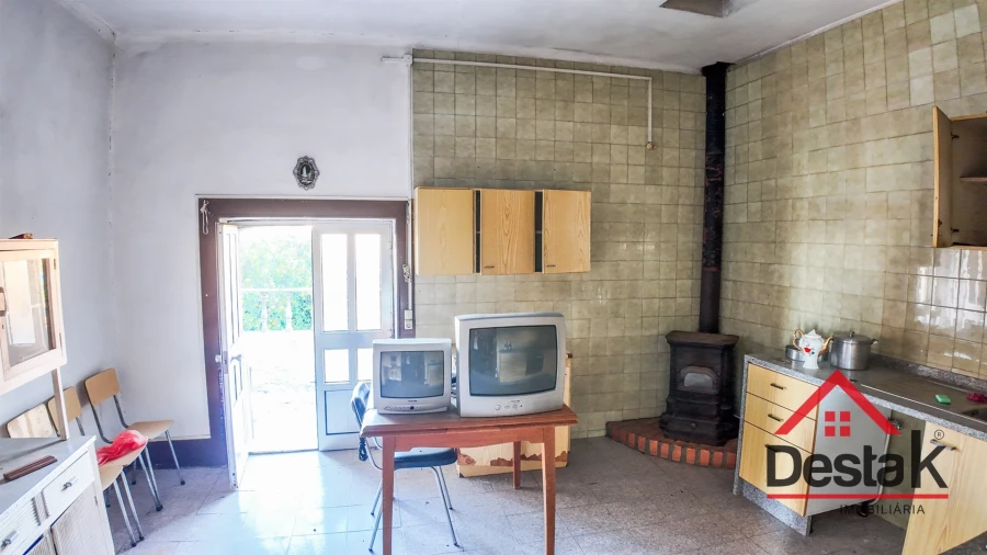 Moradia T8 para Venda em Escariz Foto 28