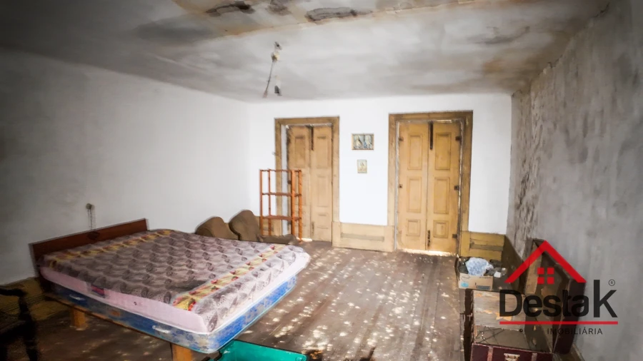 Moradia T8 para Venda em Escariz Foto 33