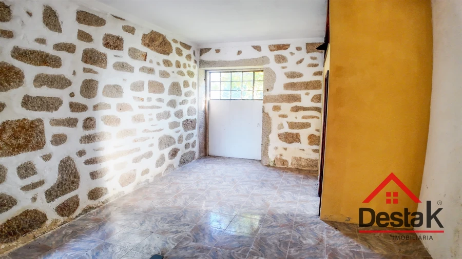 Moradia T8 para Venda em Escariz Foto 9